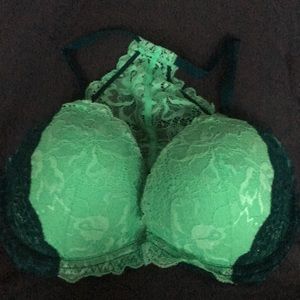 New with tag Light Push up 32DD front closer bra